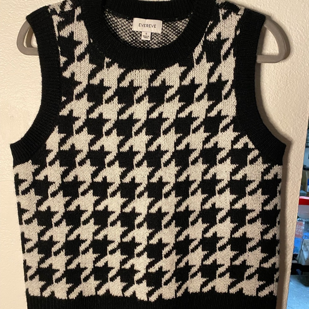 Evereve Houndstooth Sweater Vest